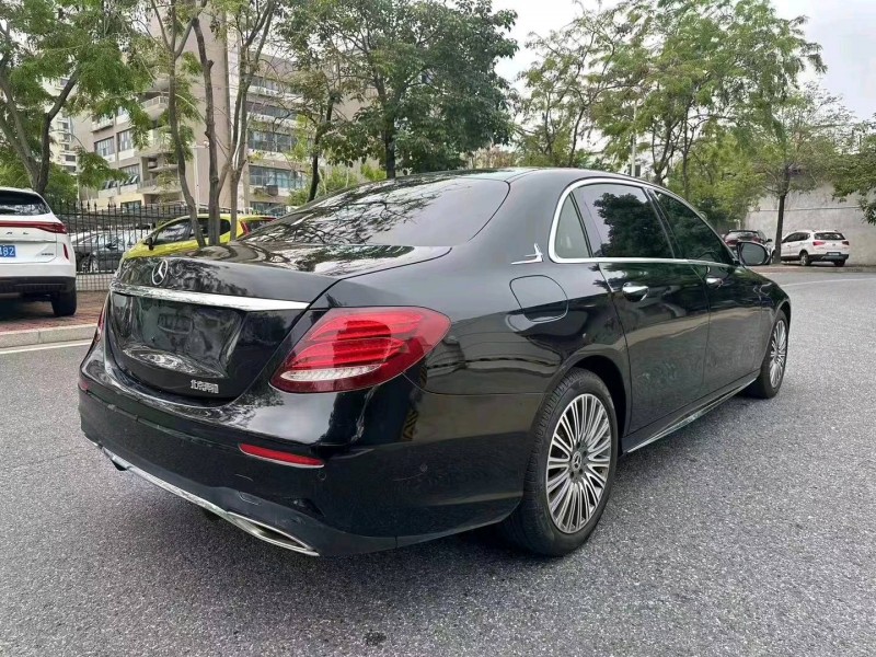 广州19年奔驰E8