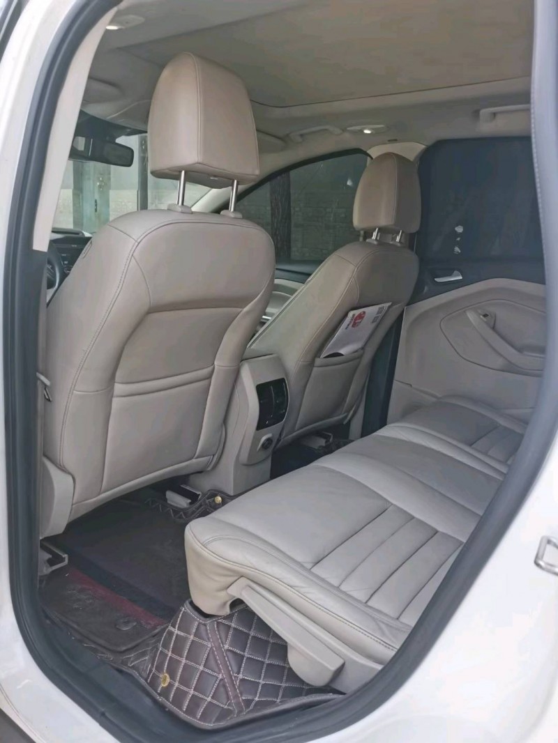 保定15年福特翼虎5