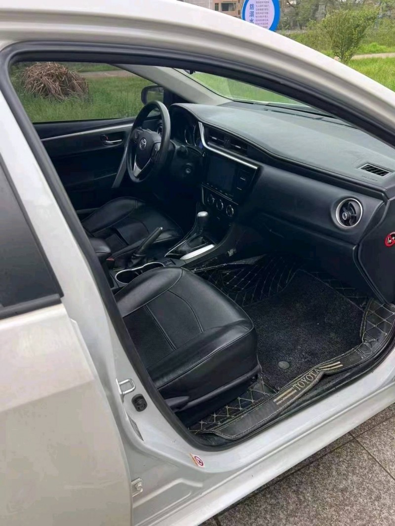 济南17年丰田雷凌4