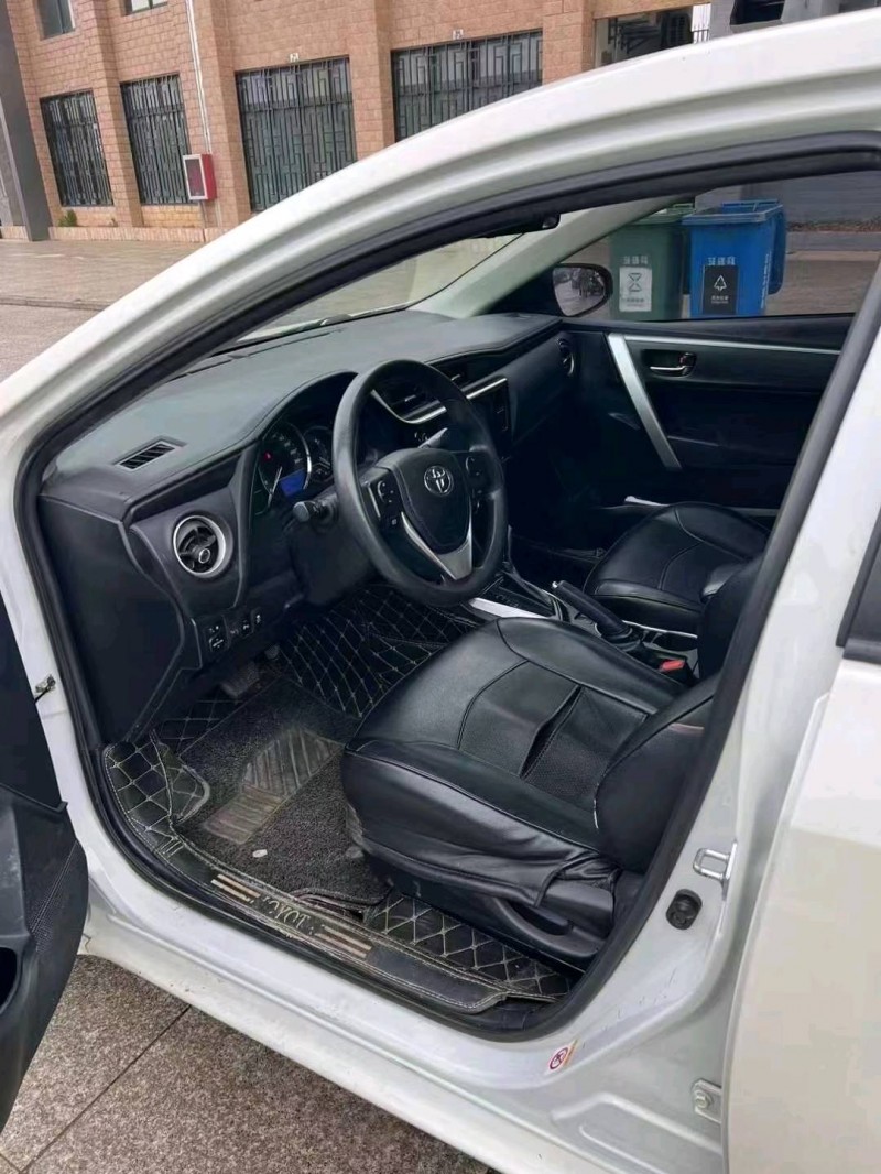 济南17年丰田雷凌5