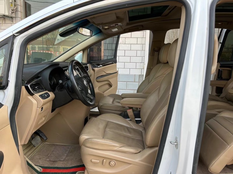 济宁19年别克GL85