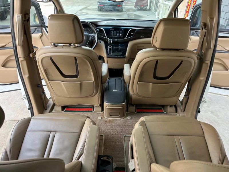 济宁19年别克GL87