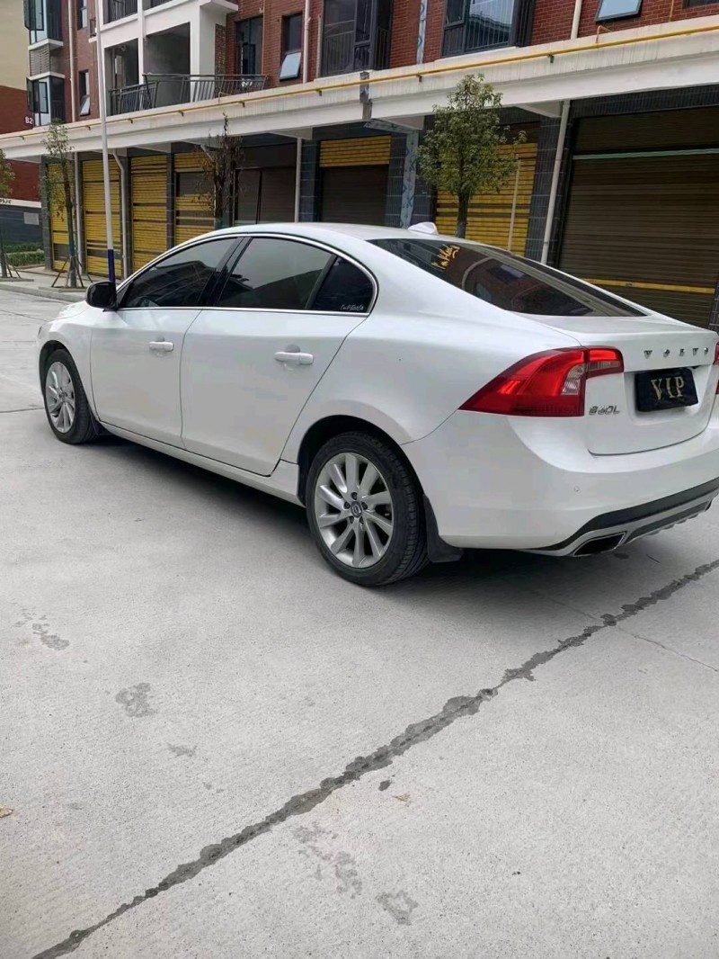 邵阳17年沃尔沃S60L8