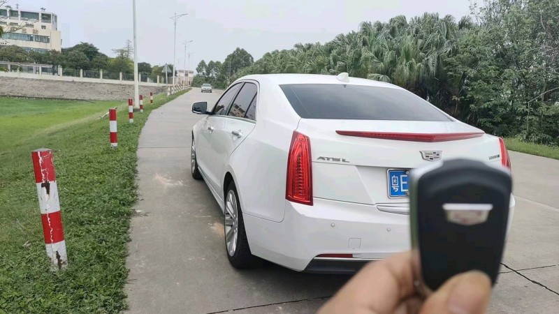 汕头18年凯迪拉克XTS3