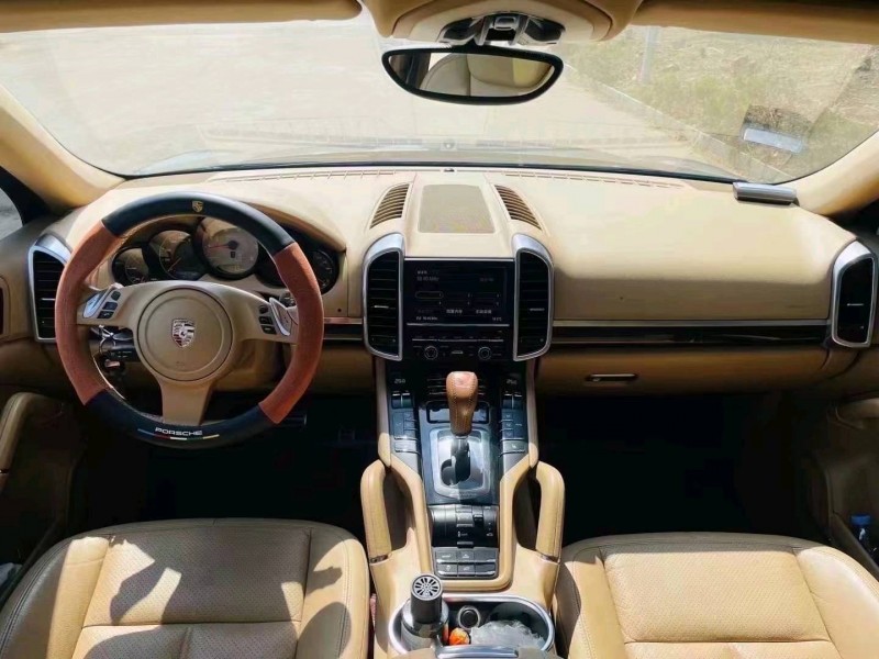 潍坊12年保时捷卡宴6