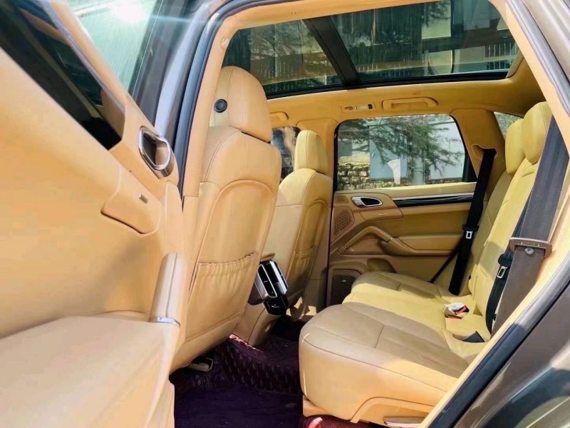 潍坊12年保时捷卡宴9