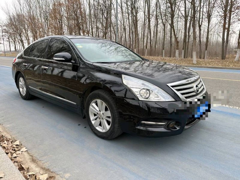 济南12年日产天籁3