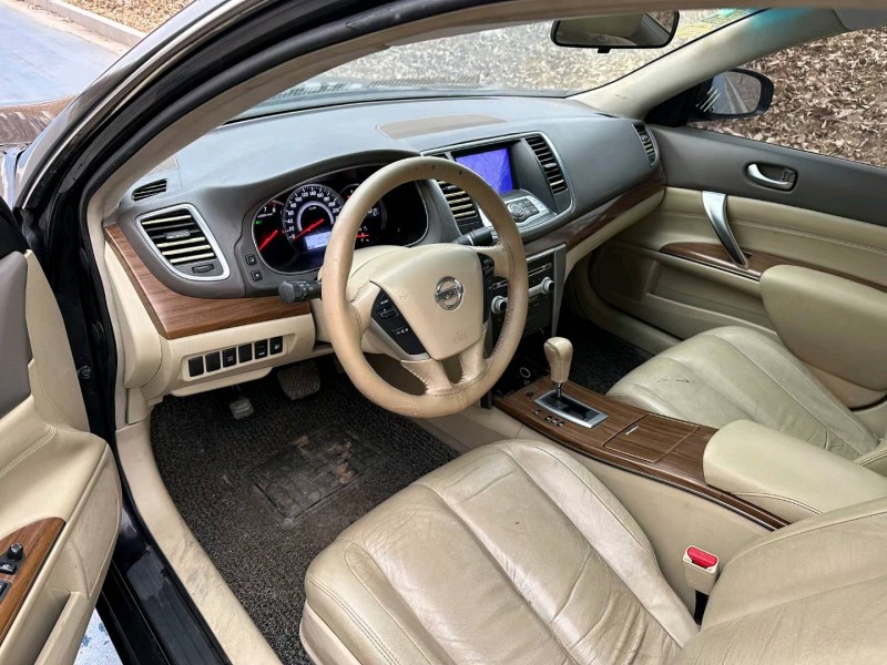 济南12年日产天籁5