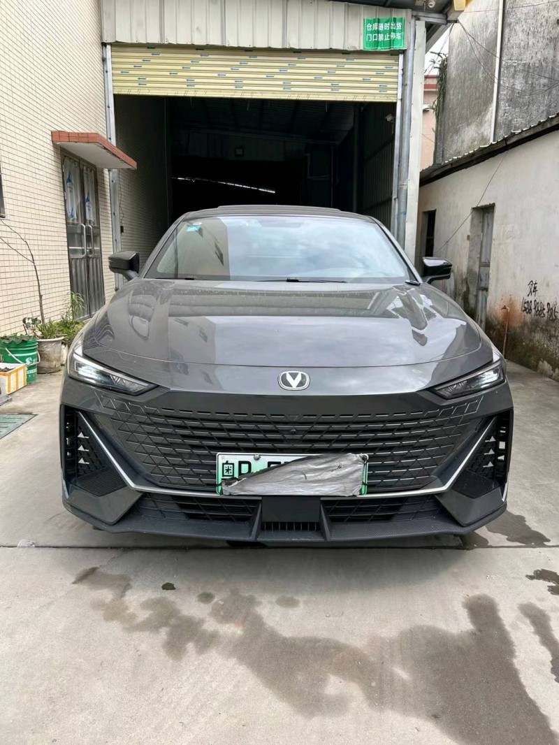 中山23年长安汽车UNI-V1