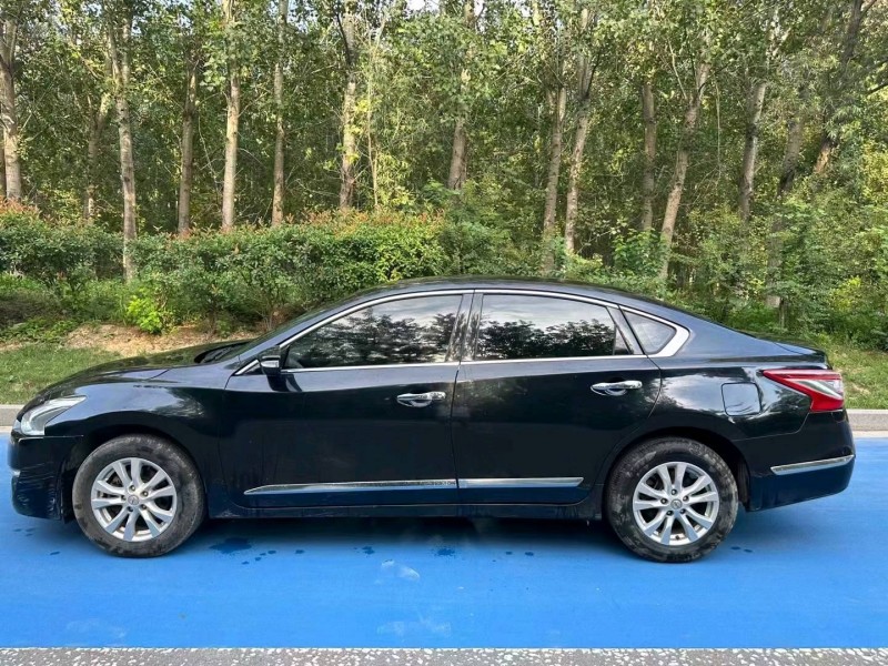 济南15年日产天籁3