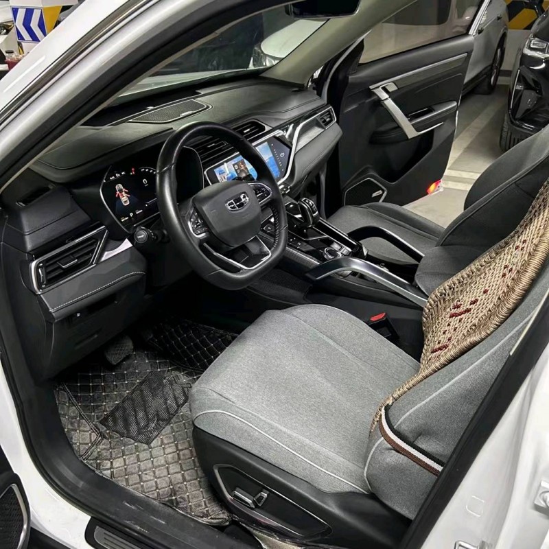 成都21年吉利博越4