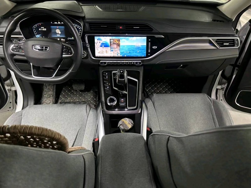 成都21年吉利博越5