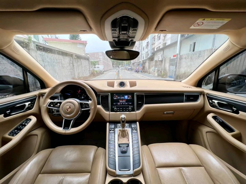 广州16年保时捷Macan5