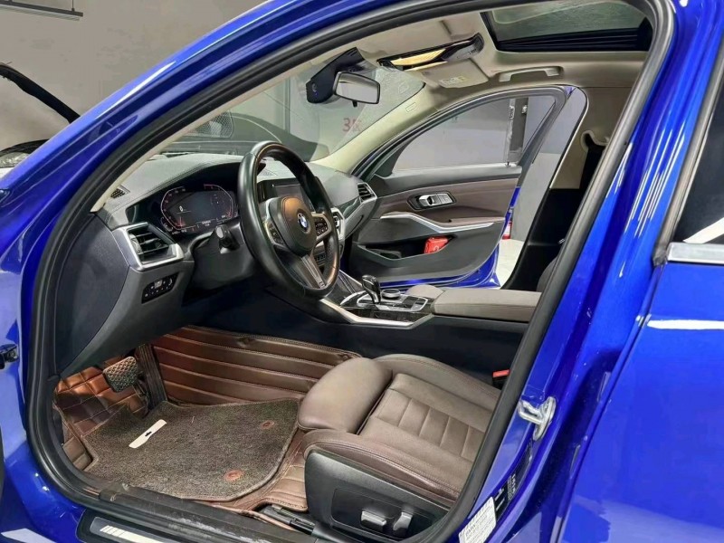 成都19年宝马3系6