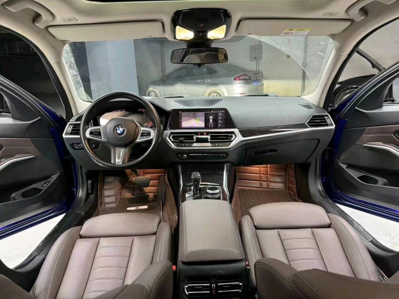 成都19年宝马3系9