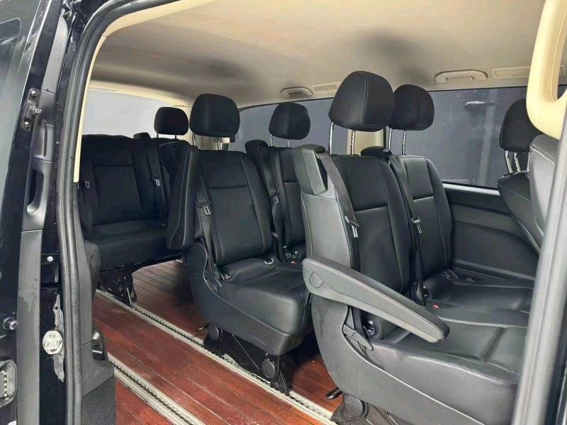 成都20年奔驰威霆9