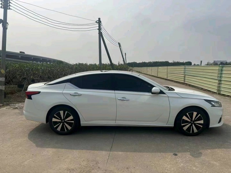 珠海21年日產天籟5
