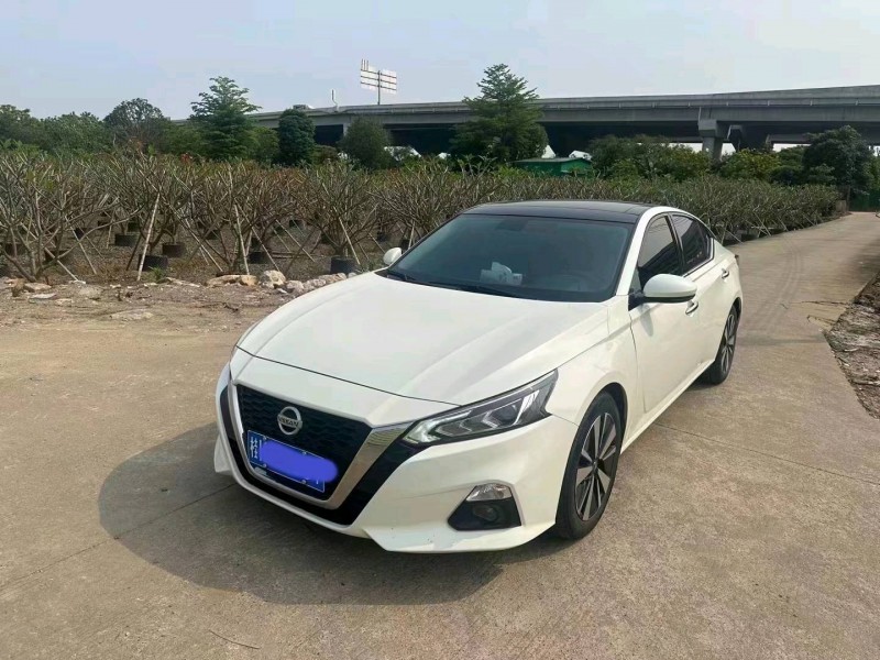 珠海21年日產天籟8