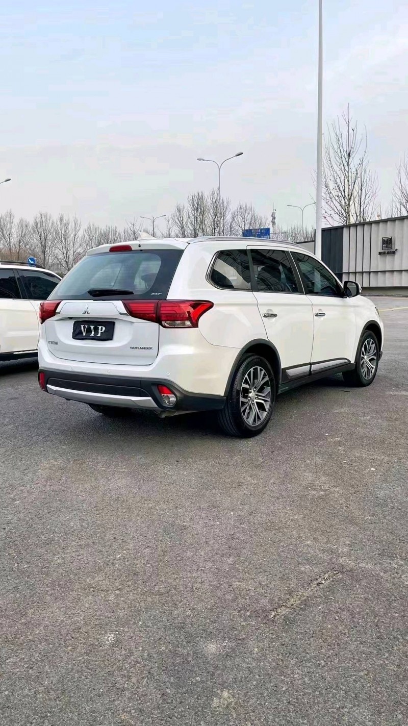 廊坊17年三菱欧蓝德4