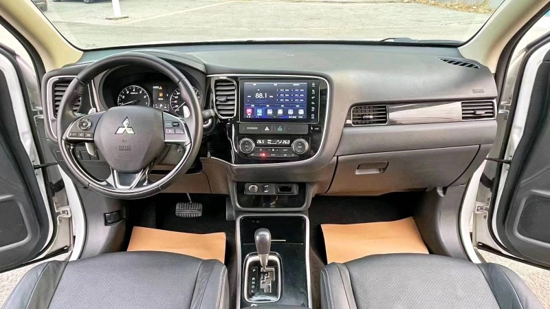 廊坊17年三菱欧蓝德5