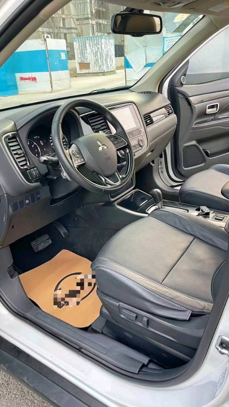 廊坊17年三菱欧蓝德6