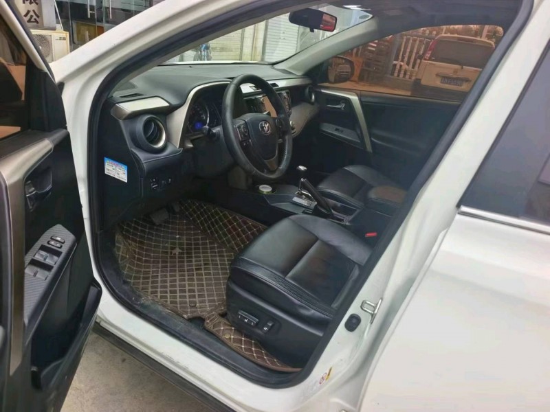 太原14年豐田RAV43