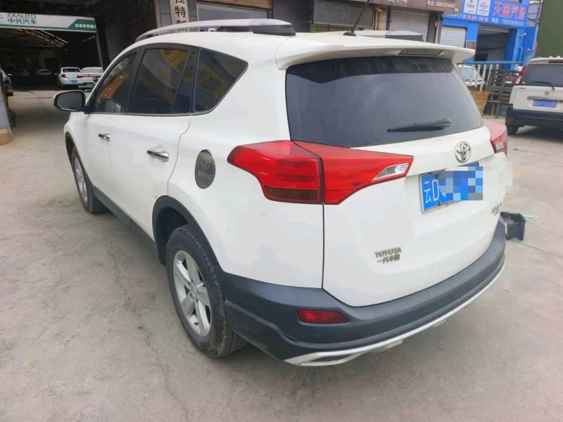 太原14年豐田RAV45