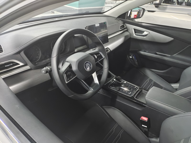 成都23年比亚迪秦3