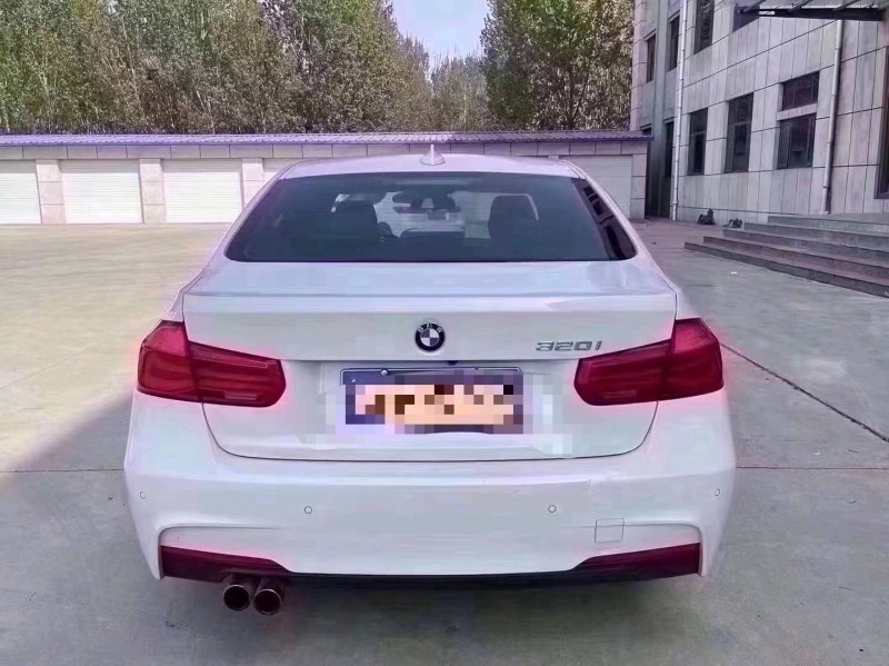 济南17年宝马3系9