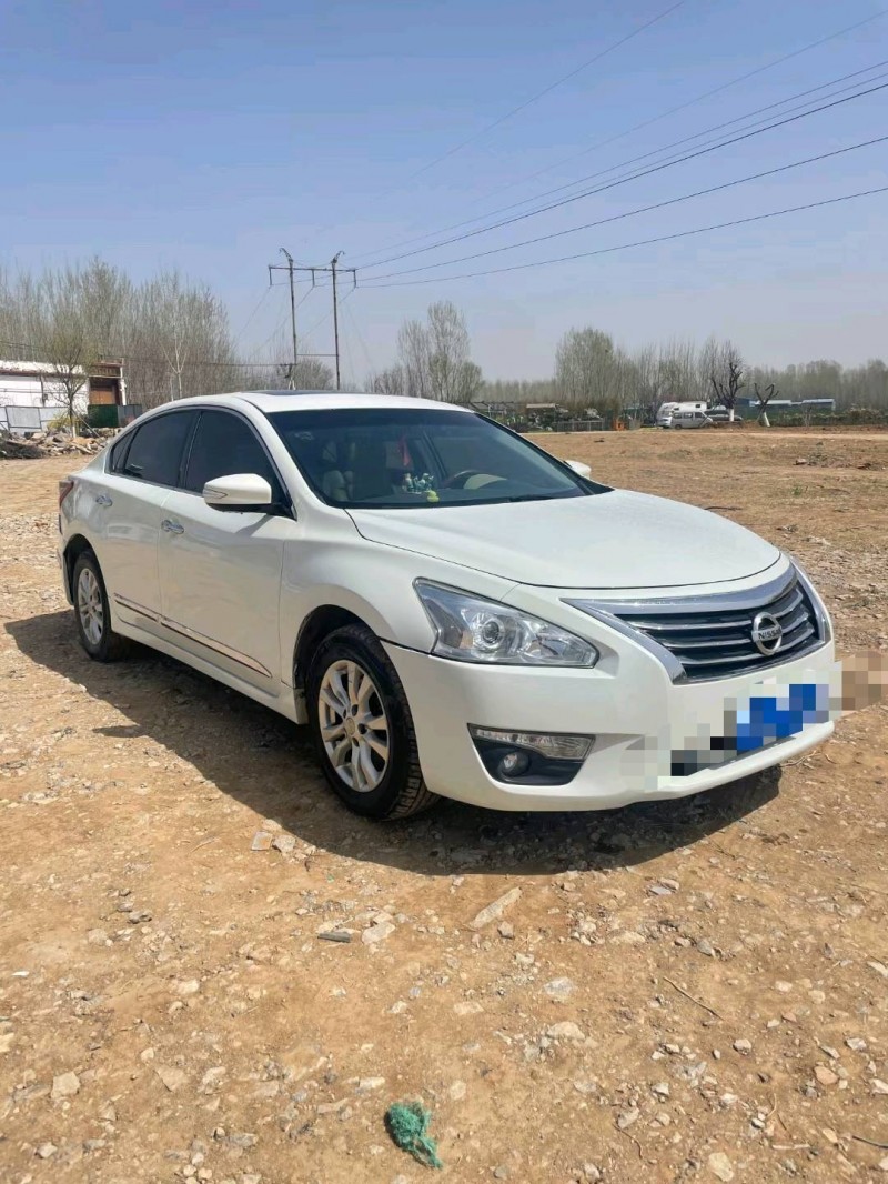 济南15年日产天籁3