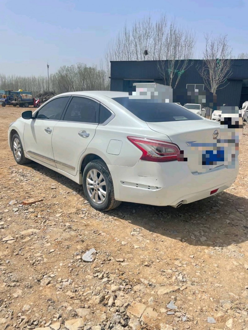 济南15年日产天籁8