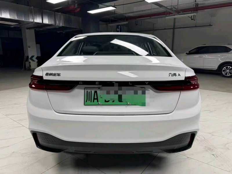 成都23年吉利几何3