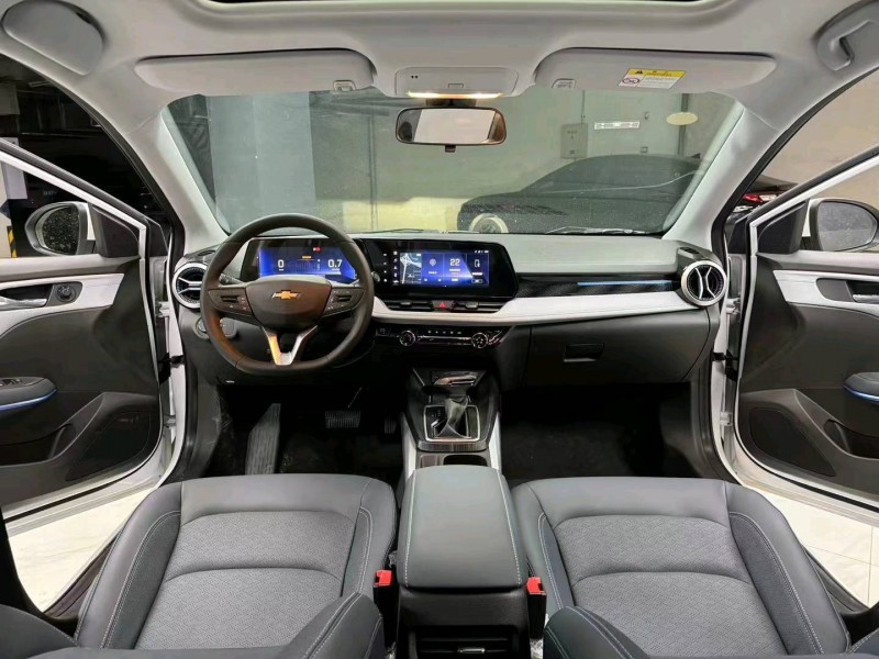 成都24年雪佛兰科鲁泽4