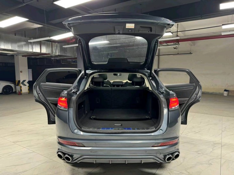 成都19年吉利星越9