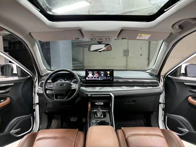 成都23年吉利远景X68