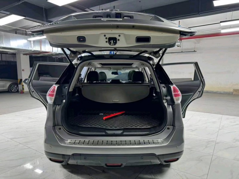 成都14年日产奇骏6