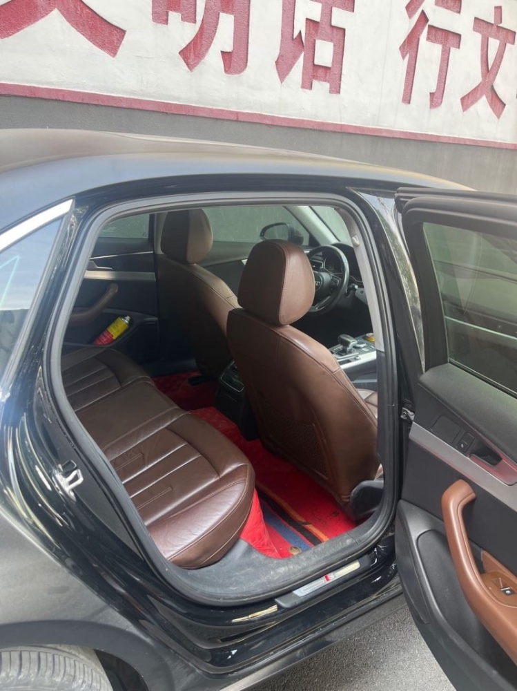 成都19年奥迪A4L5