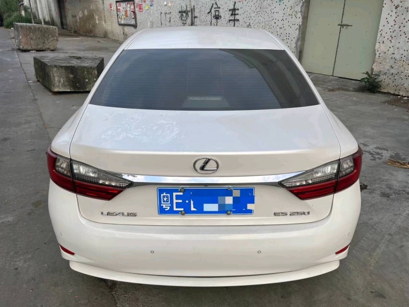 佛山18年雷克萨斯ES5