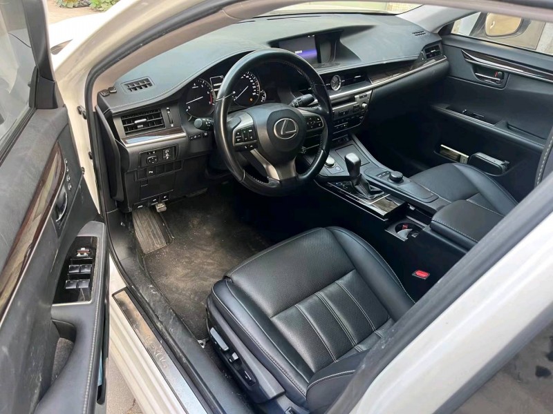 佛山18年雷克萨斯ES7