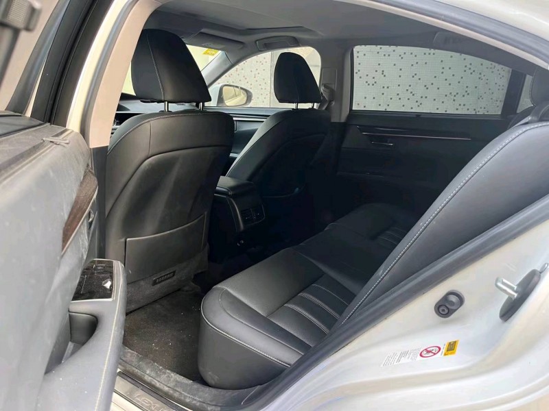 佛山18年雷克萨斯ES8