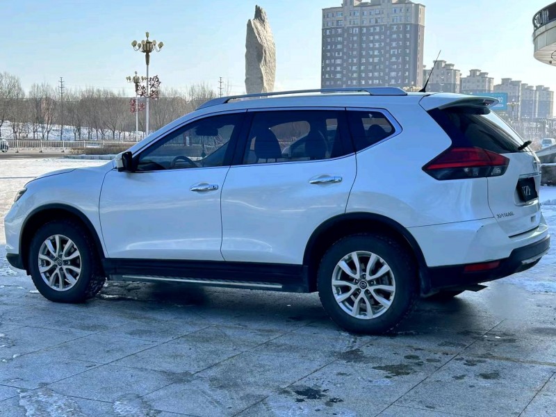 吉林18年日產奇駿3