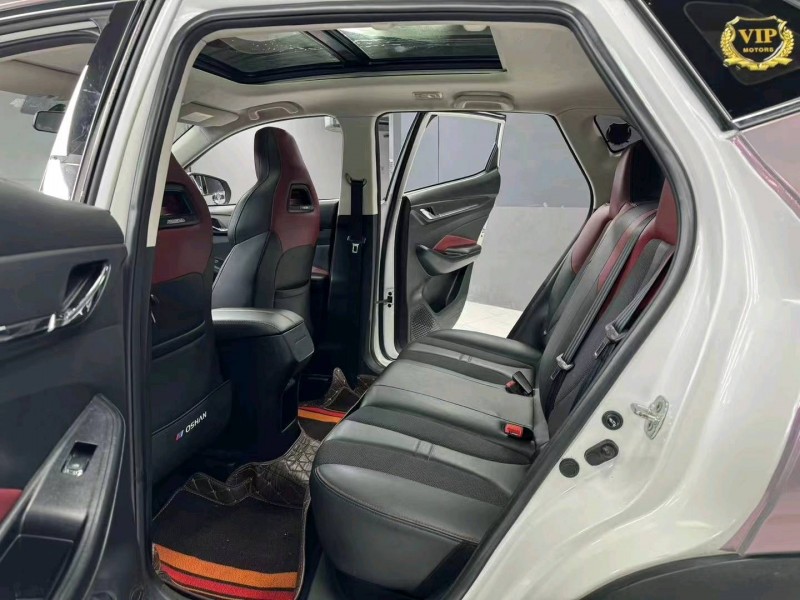 成都22年长安汽车欧尚8