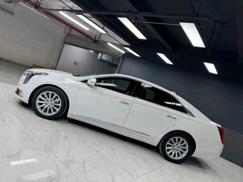 成都19年凯迪拉克XTS3