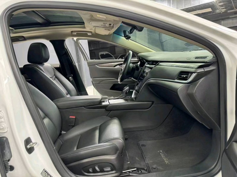 成都19年凯迪拉克XTS7