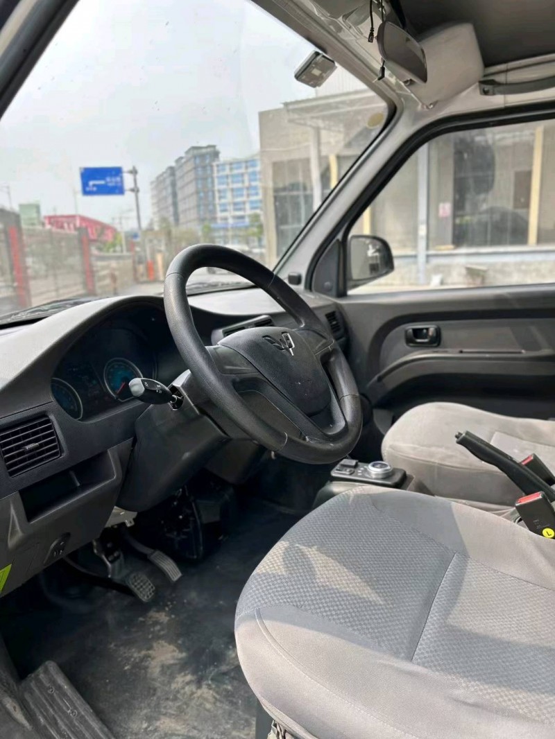 佛山23年五菱汽車新能源8