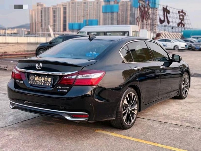 东莞18年本田雅阁4