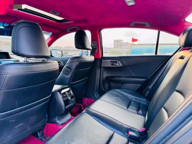 东莞18年本田雅阁8