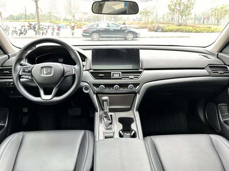 东莞22年本田雅阁5