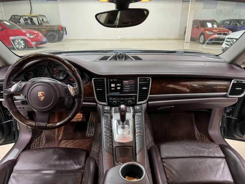 廊坊12年保时捷帕拉梅拉5