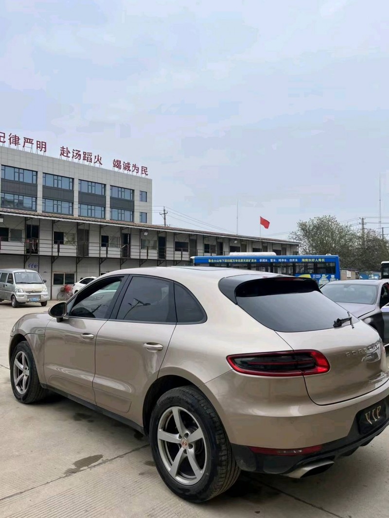 武汉17年保时捷Macan4